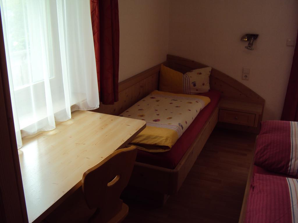 ホテル Haus Fliri クローン・ヴェノスタ 部屋 写真