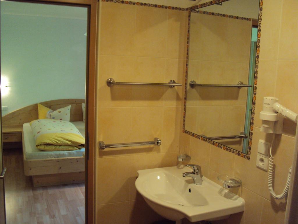 ホテル Haus Fliri クローン・ヴェノスタ 部屋 写真