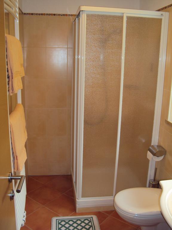 ホテル Haus Fliri クローン・ヴェノスタ 部屋 写真