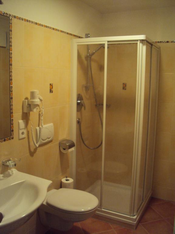 ホテル Haus Fliri クローン・ヴェノスタ 部屋 写真
