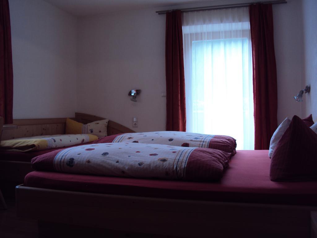 ホテル Haus Fliri クローン・ヴェノスタ 部屋 写真